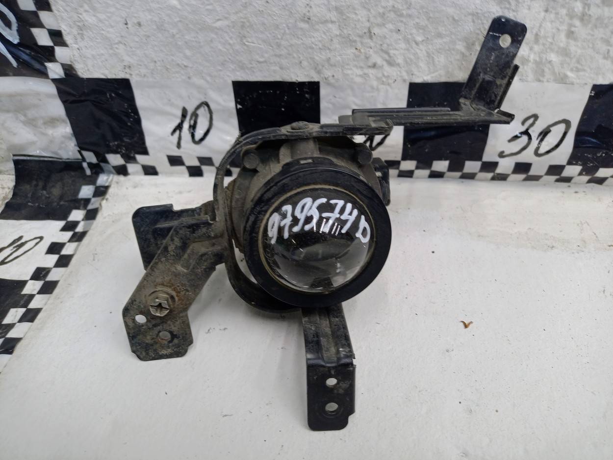 Фара противотуманная правая