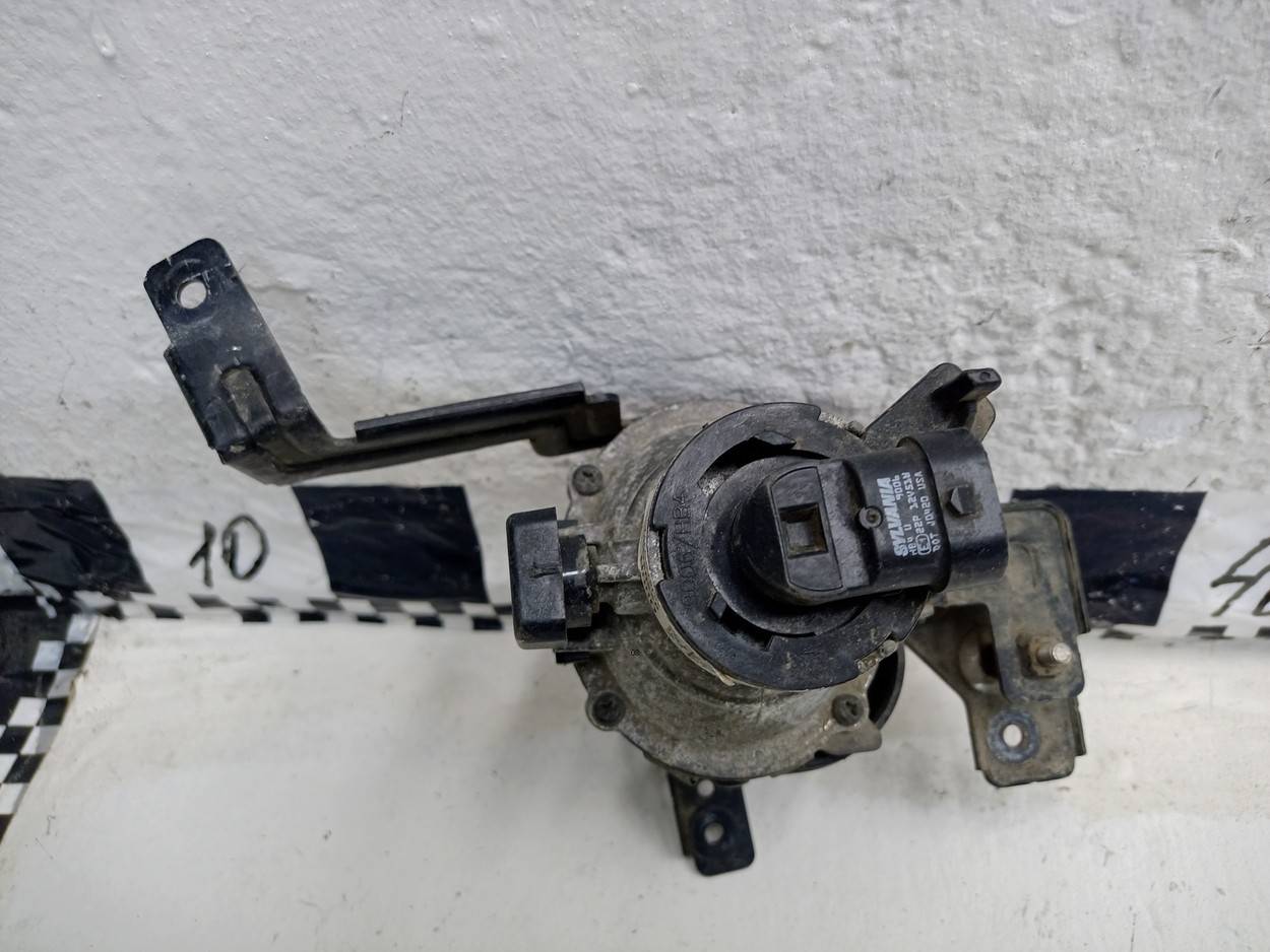 Фара противотуманная правая