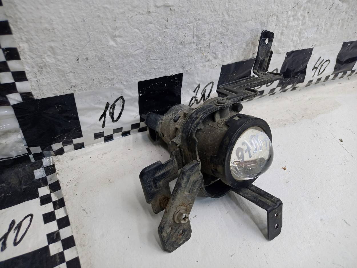 Фара противотуманная правая