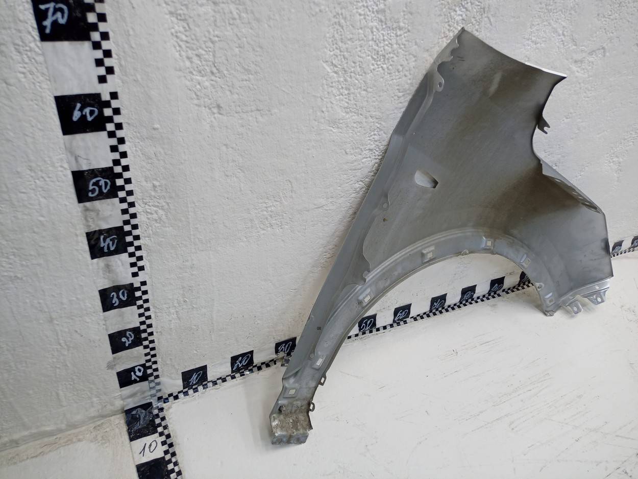 Крыло переднее левое