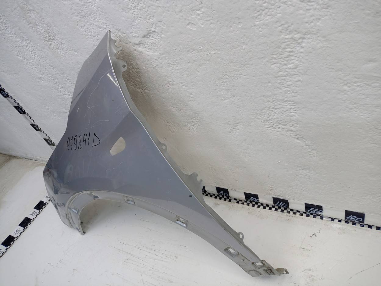 Крыло переднее левое