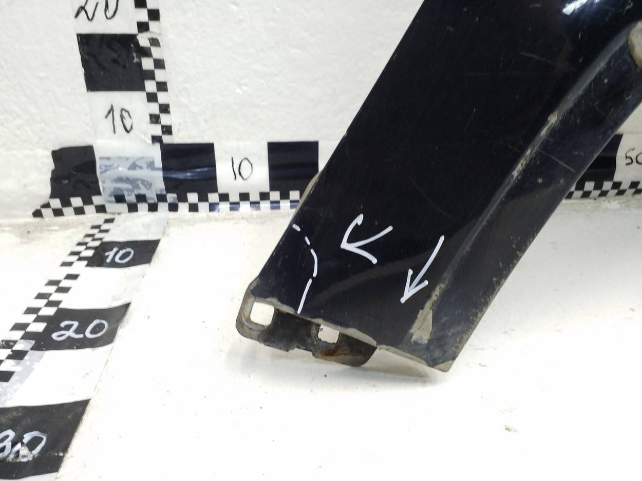 Крыло переднее правое