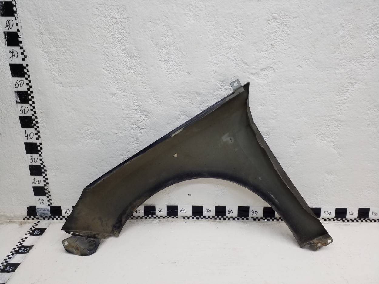 Крыло переднее правое