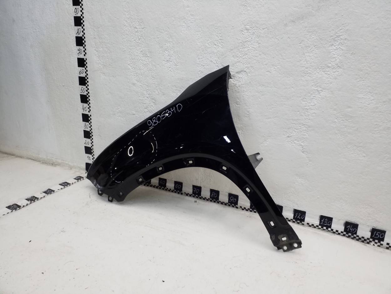 Крыло переднее левое