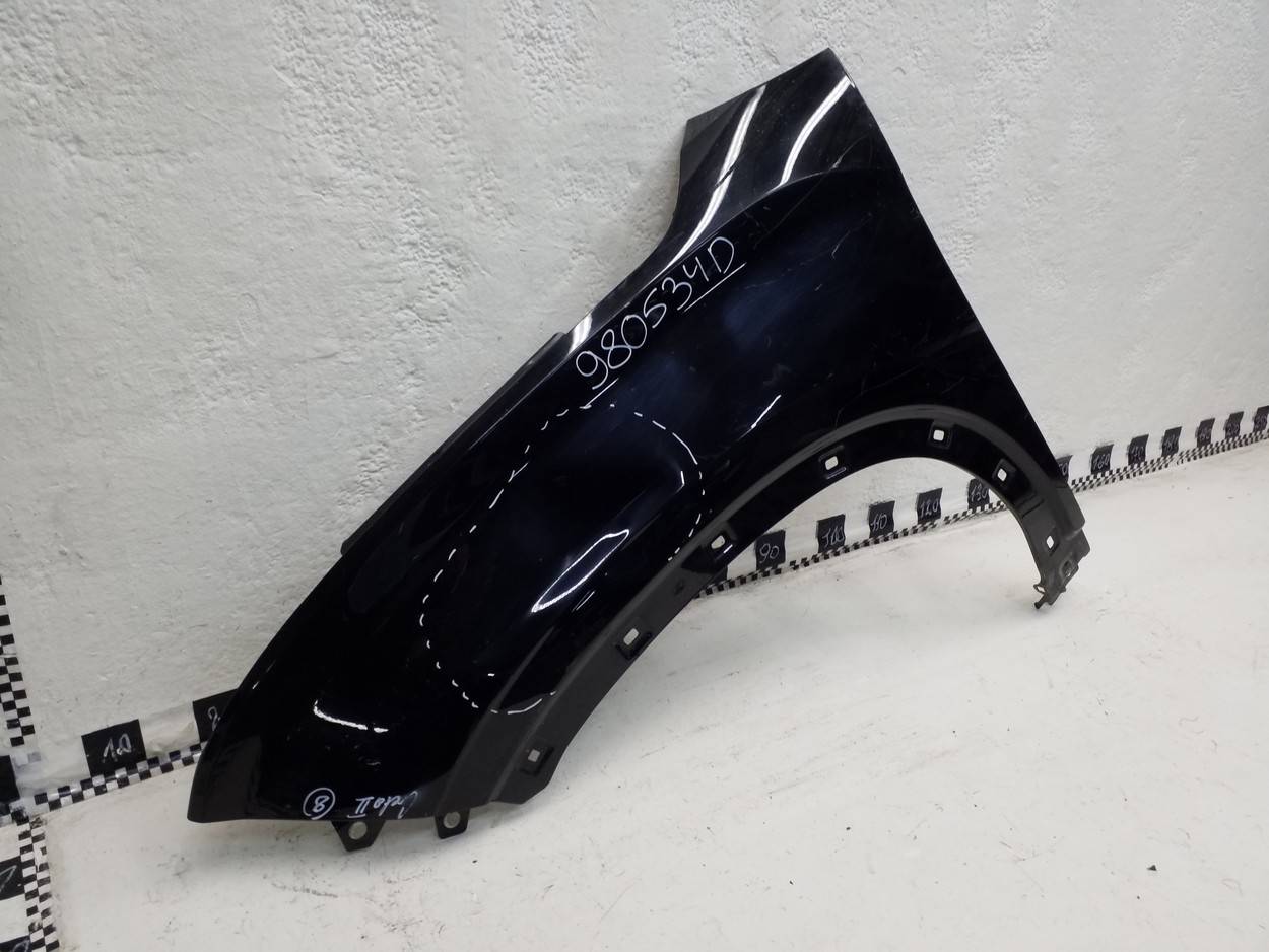 Крыло переднее левое