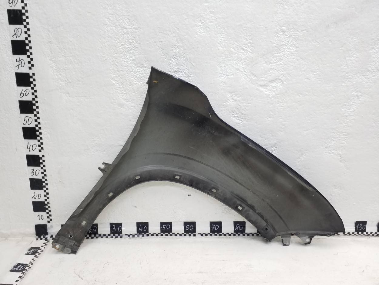 Крыло переднее левое