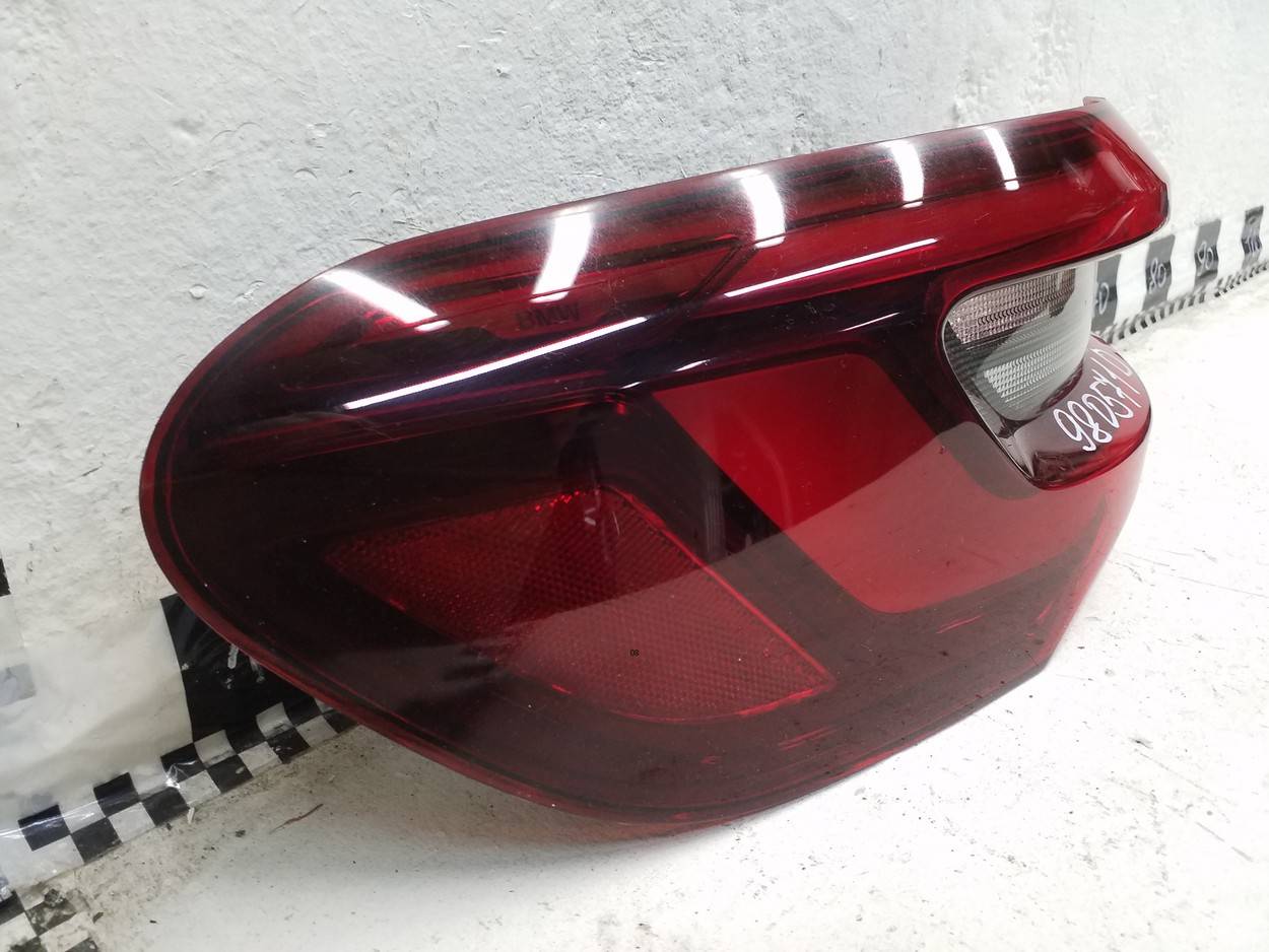 Фонарь задний наружный левый