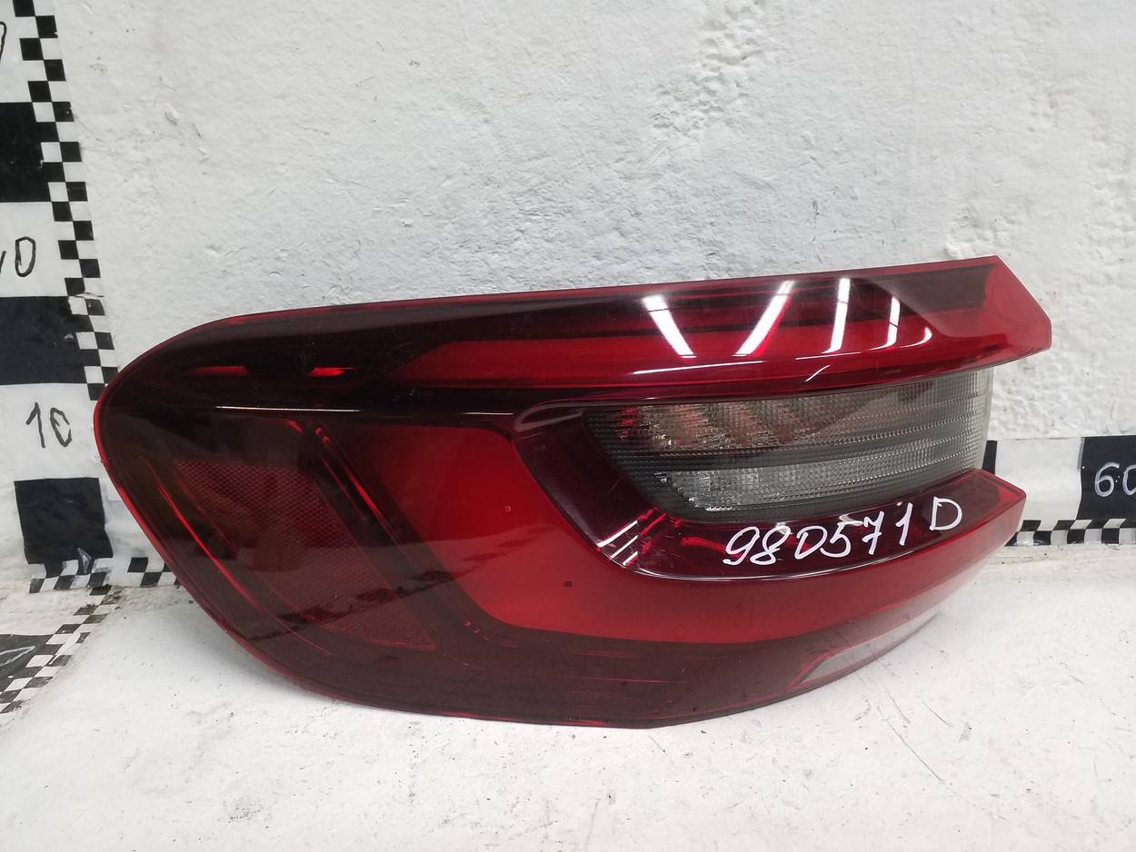 Фонарь задний наружный левый