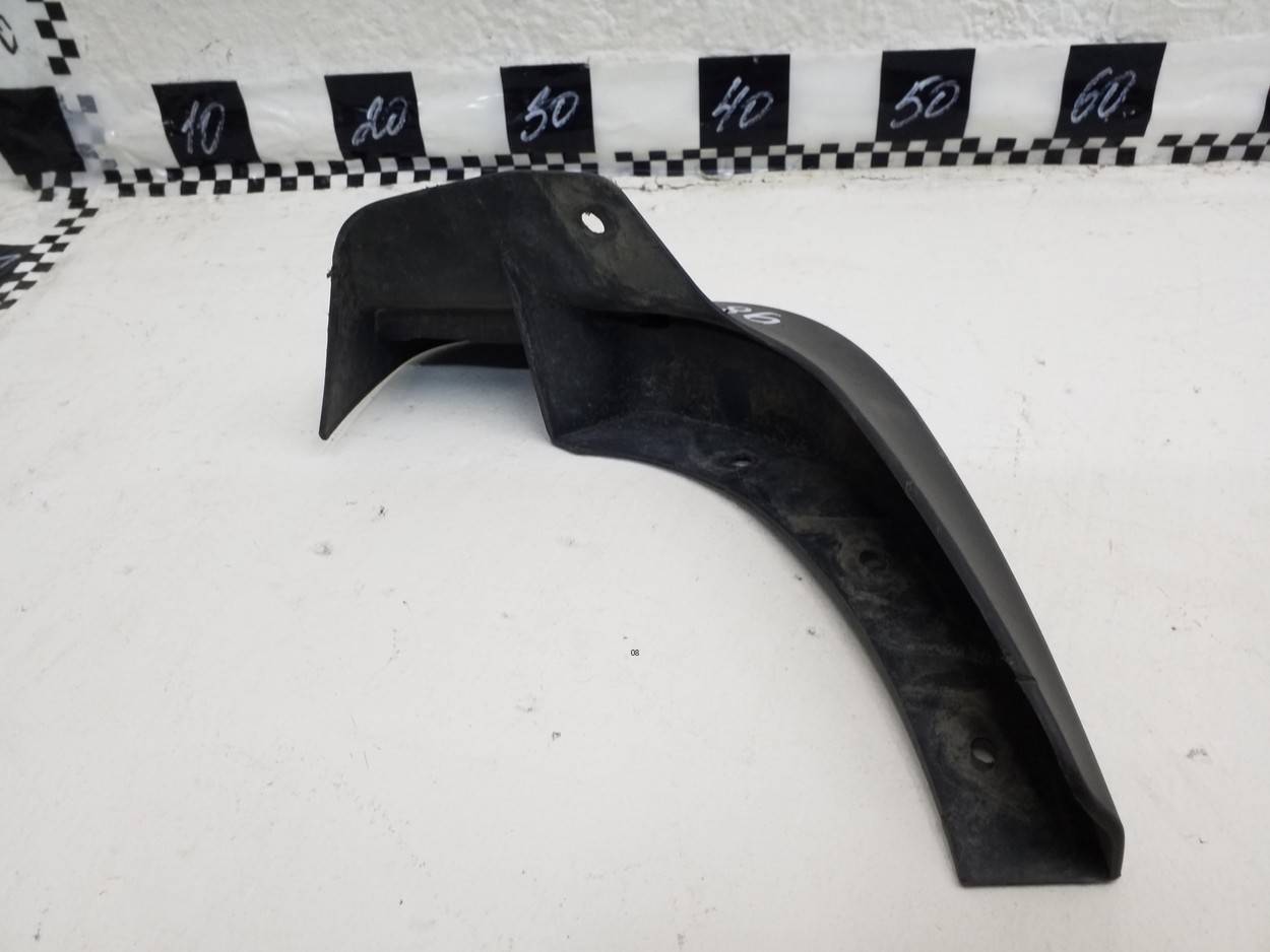 Брызговик задний левый