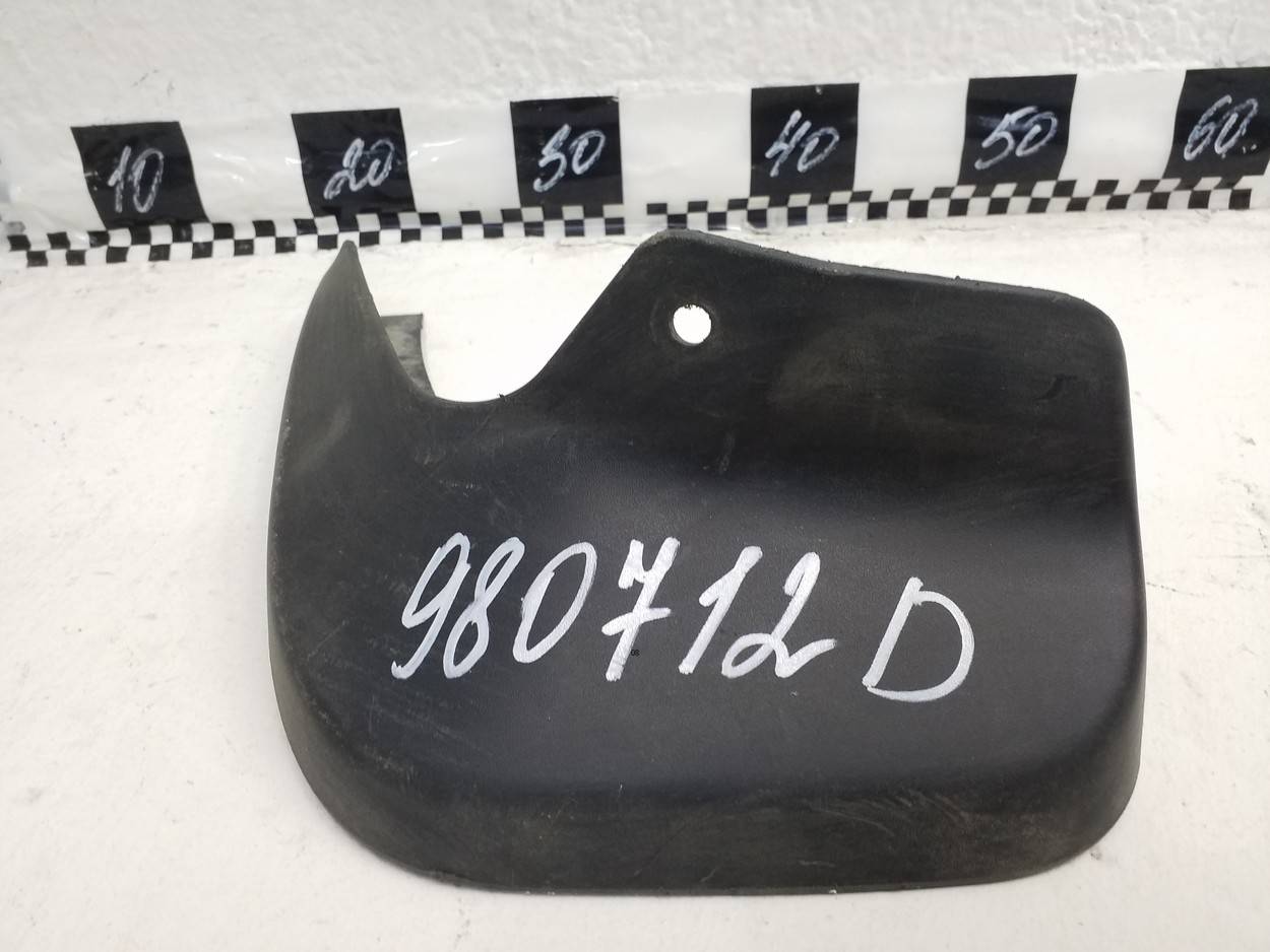 Брызговик задний левый