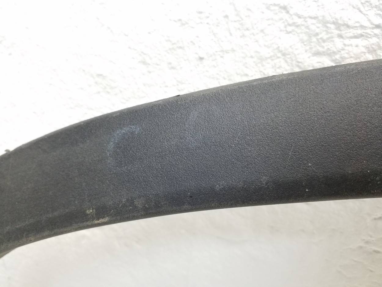 Накладка крыла переднего левого