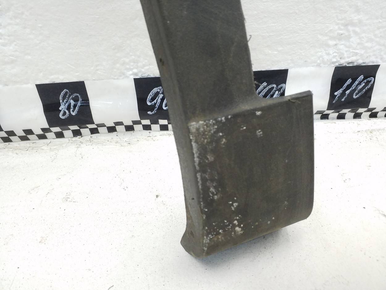 Накладка крыла переднего левого