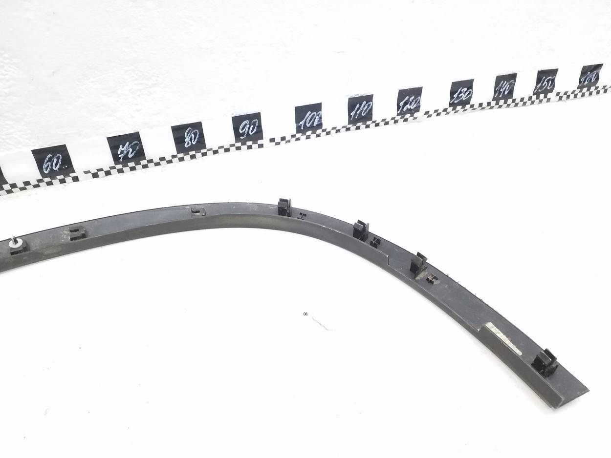 Накладка крыла переднего левого