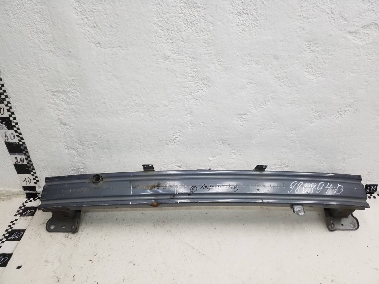 Усилитель переднего бампера