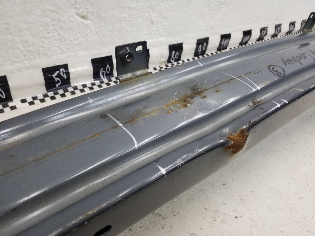 Усилитель переднего бампера