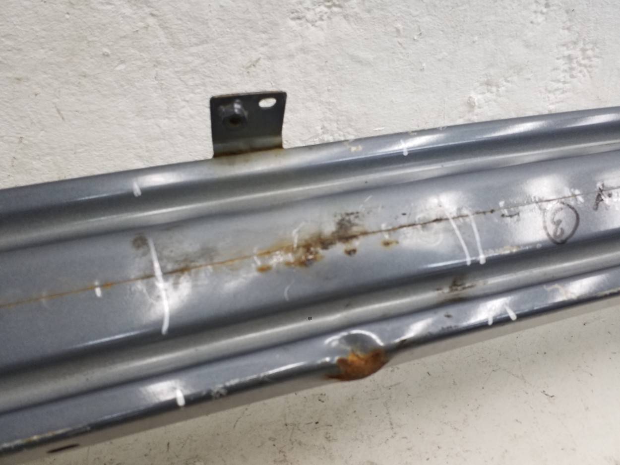 Усилитель переднего бампера