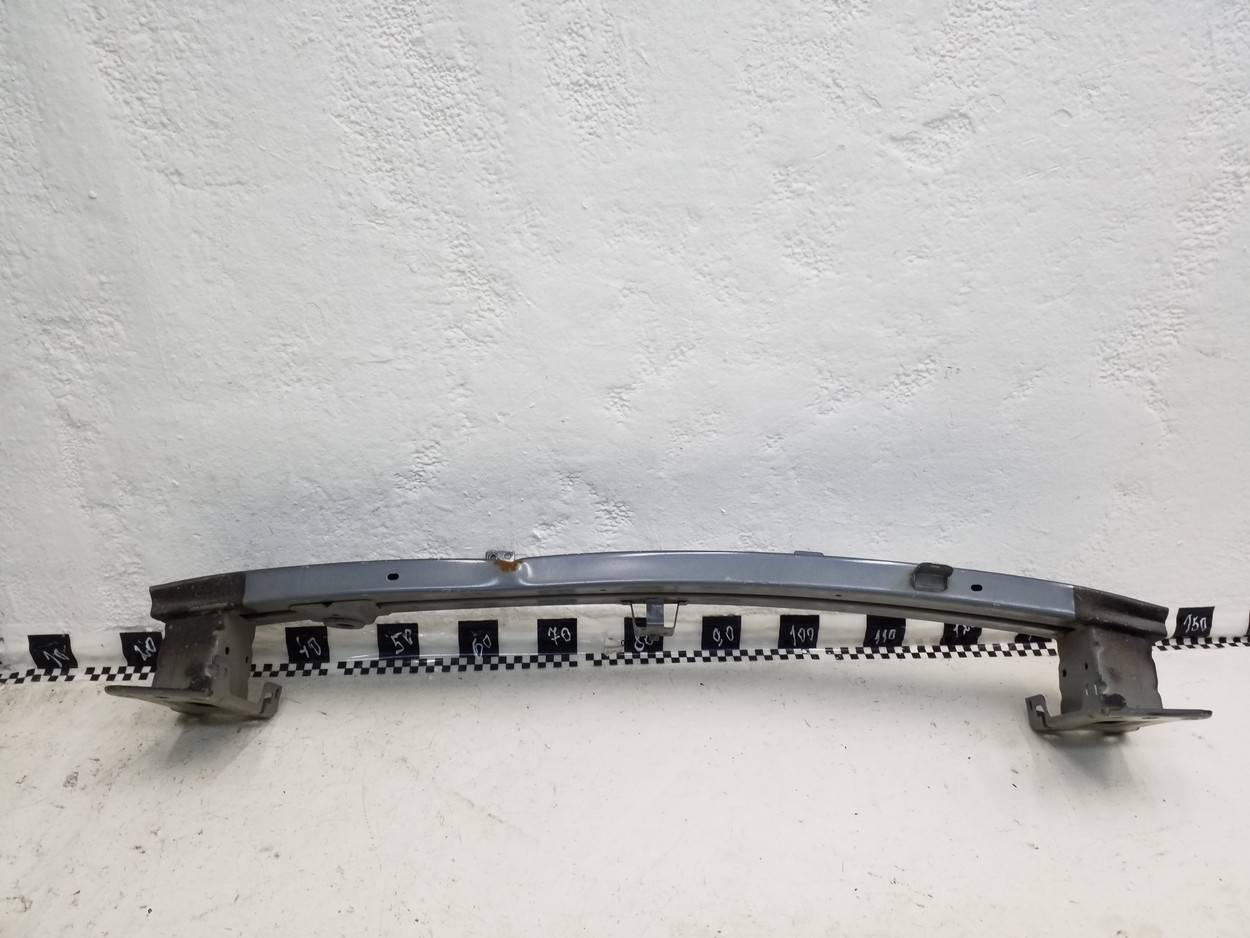 Усилитель переднего бампера