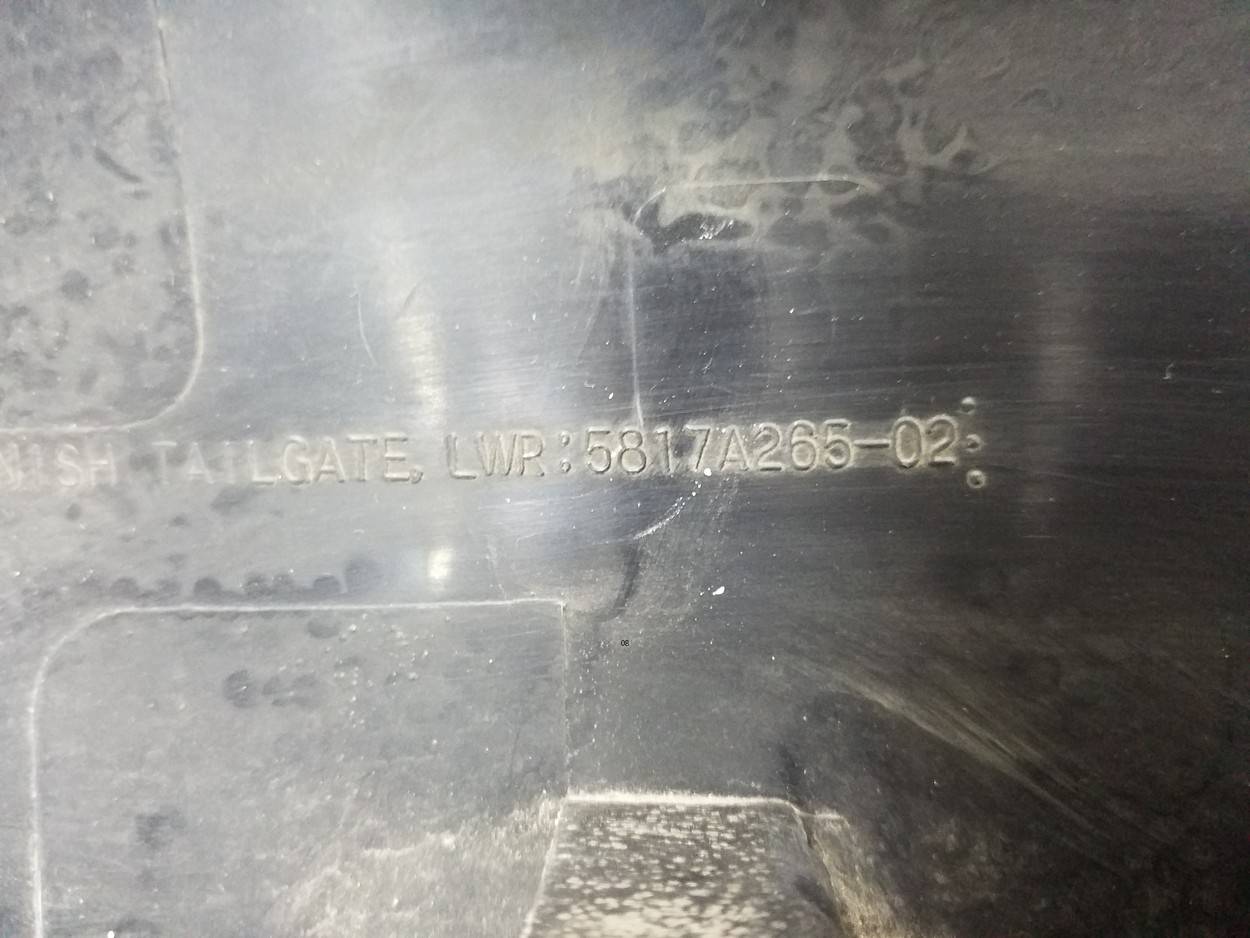 Накладка крышки багажника