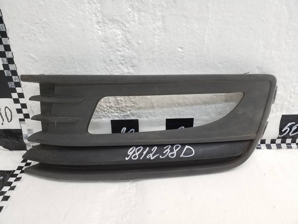 Накладка переднего бампера левая