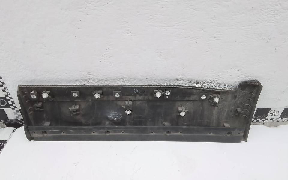 Накладка двери задней правой