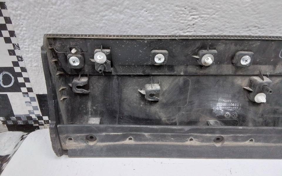 Накладка двери задней правой