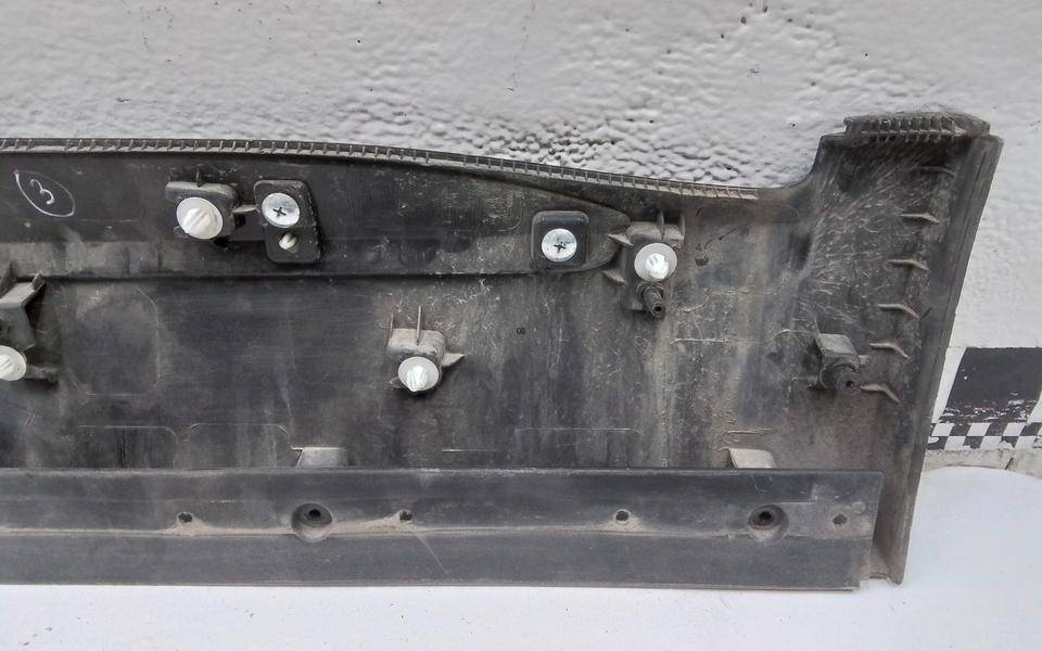 Накладка двери задней правой