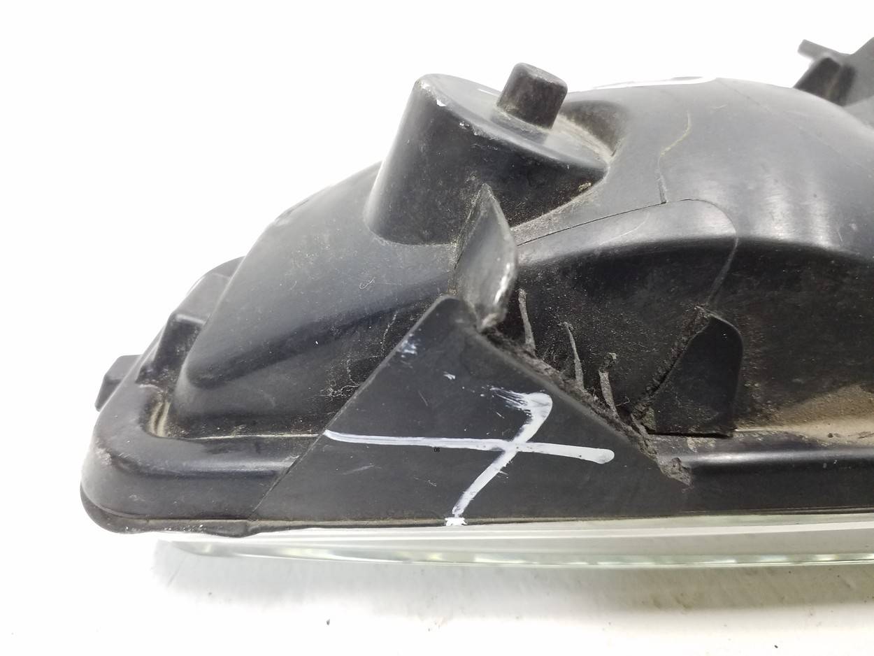 Фара противотуманная левая