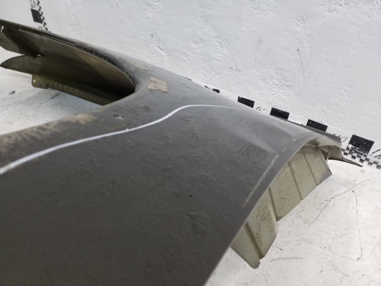 Крыло переднее левое