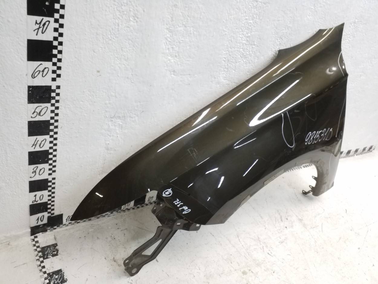 Крыло переднее левое