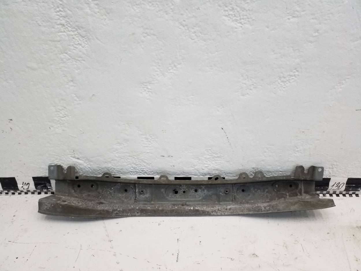 Усилитель переднего бампера