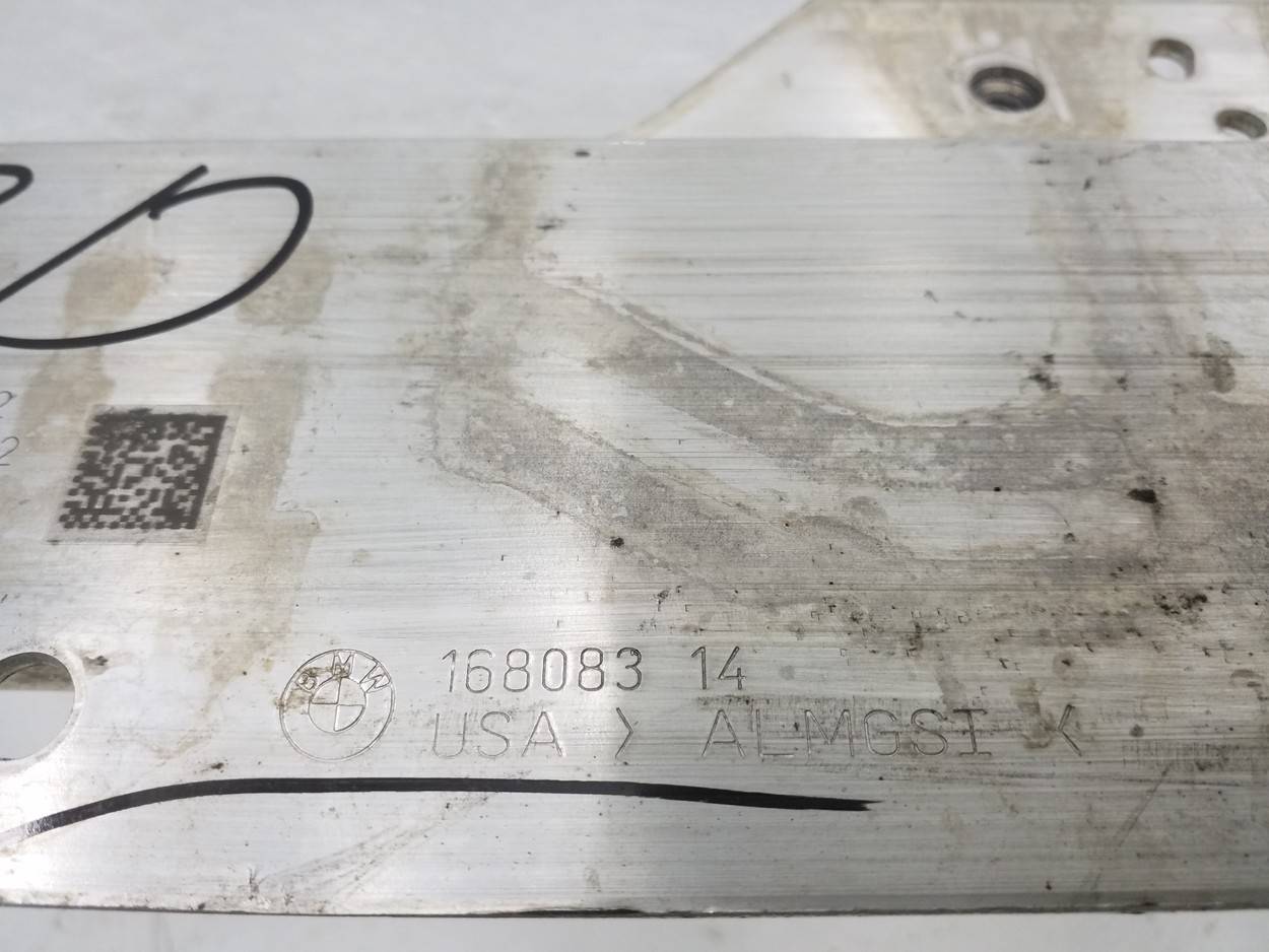 Усилитель переднего бампера