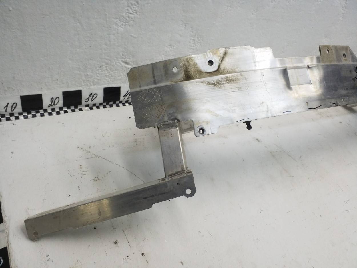 Усилитель переднего бампера