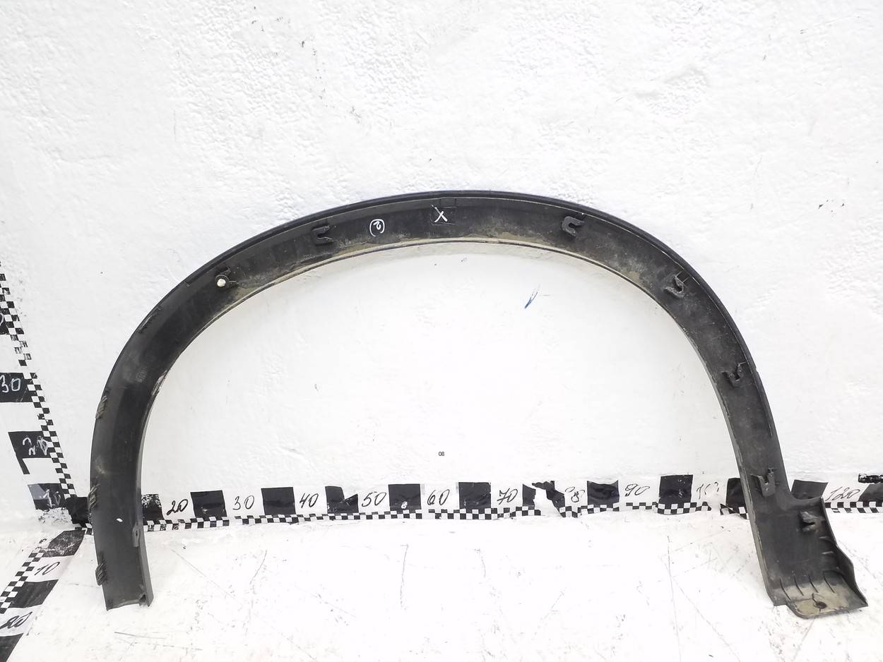 Накладка переднего крыла правого