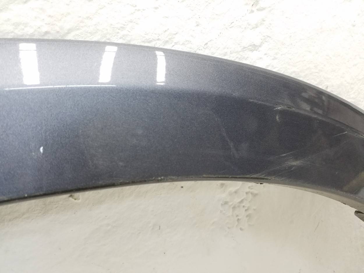 Накладка переднего крыла правого