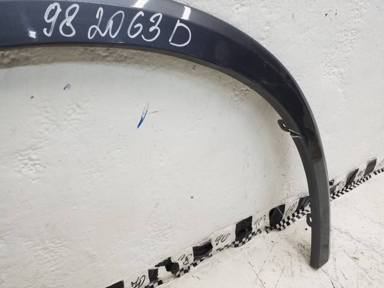 Накладка переднего крыла правого