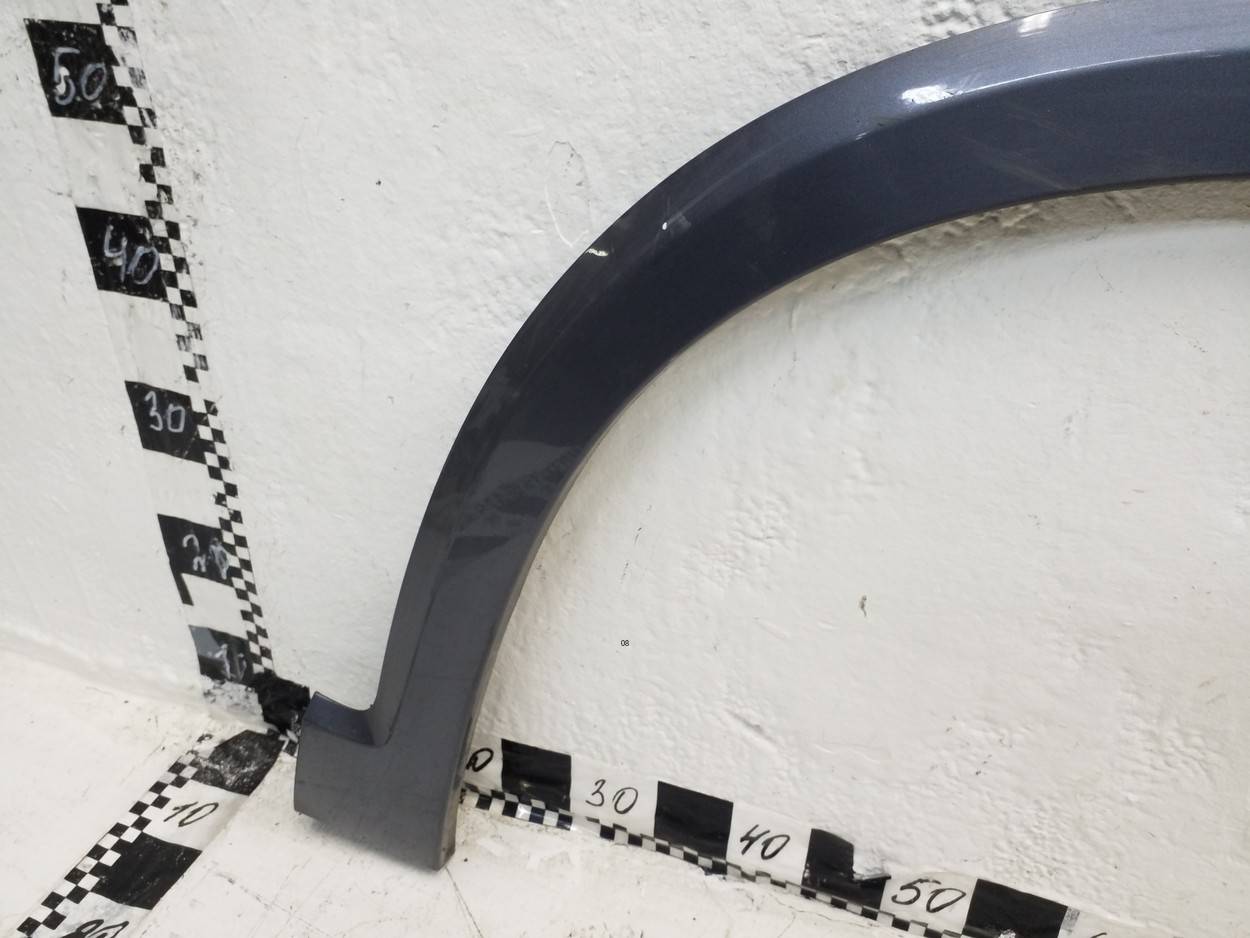Накладка переднего крыла правого