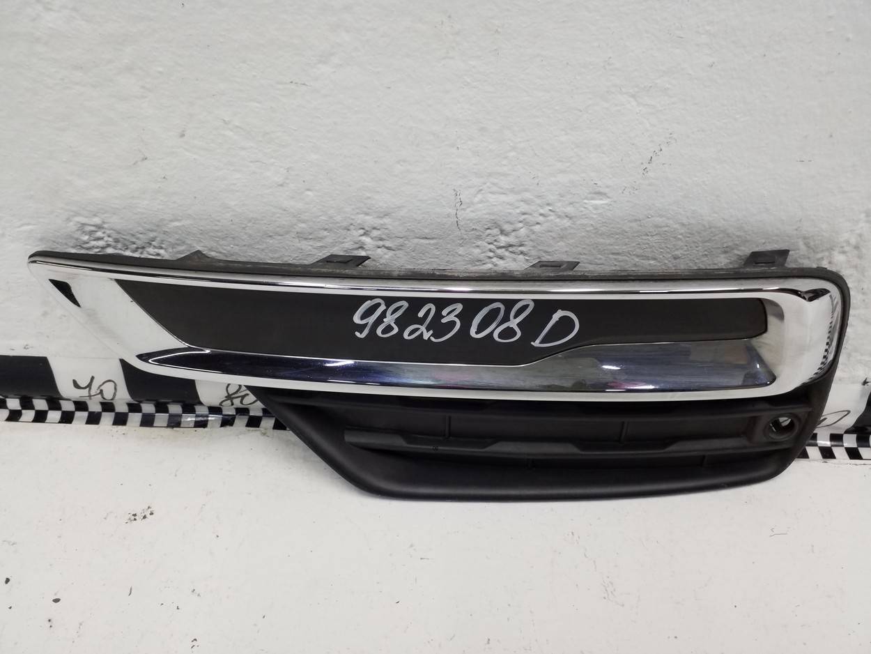 Решетка в бампер левая