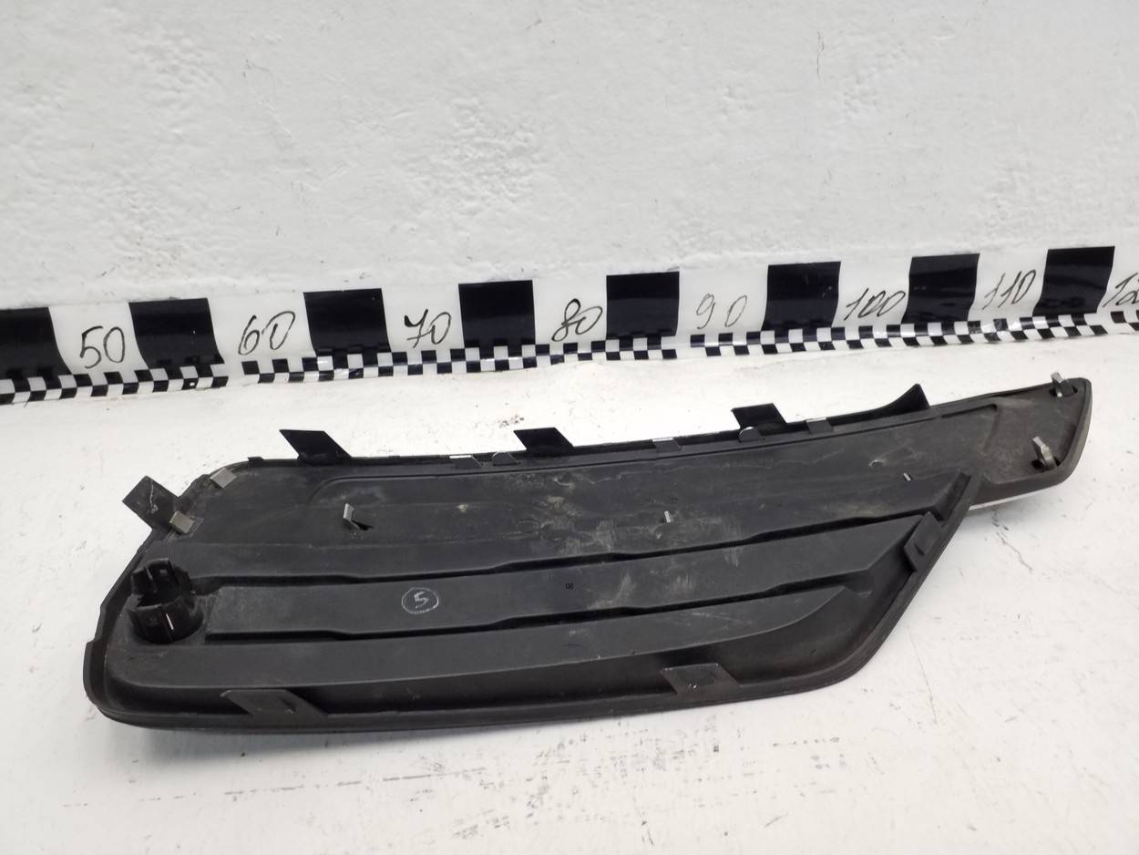 Решетка в бампер левая