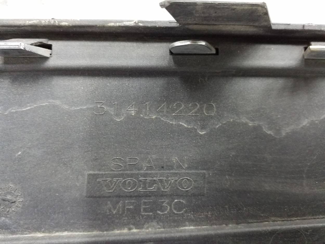 Решетка в бампер левая