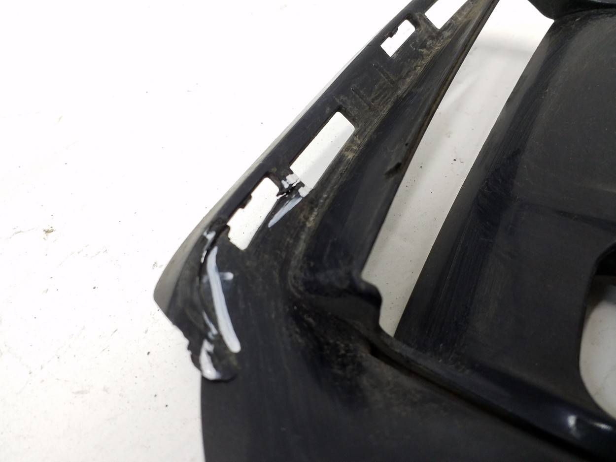 Рамка противотуманной фары левой