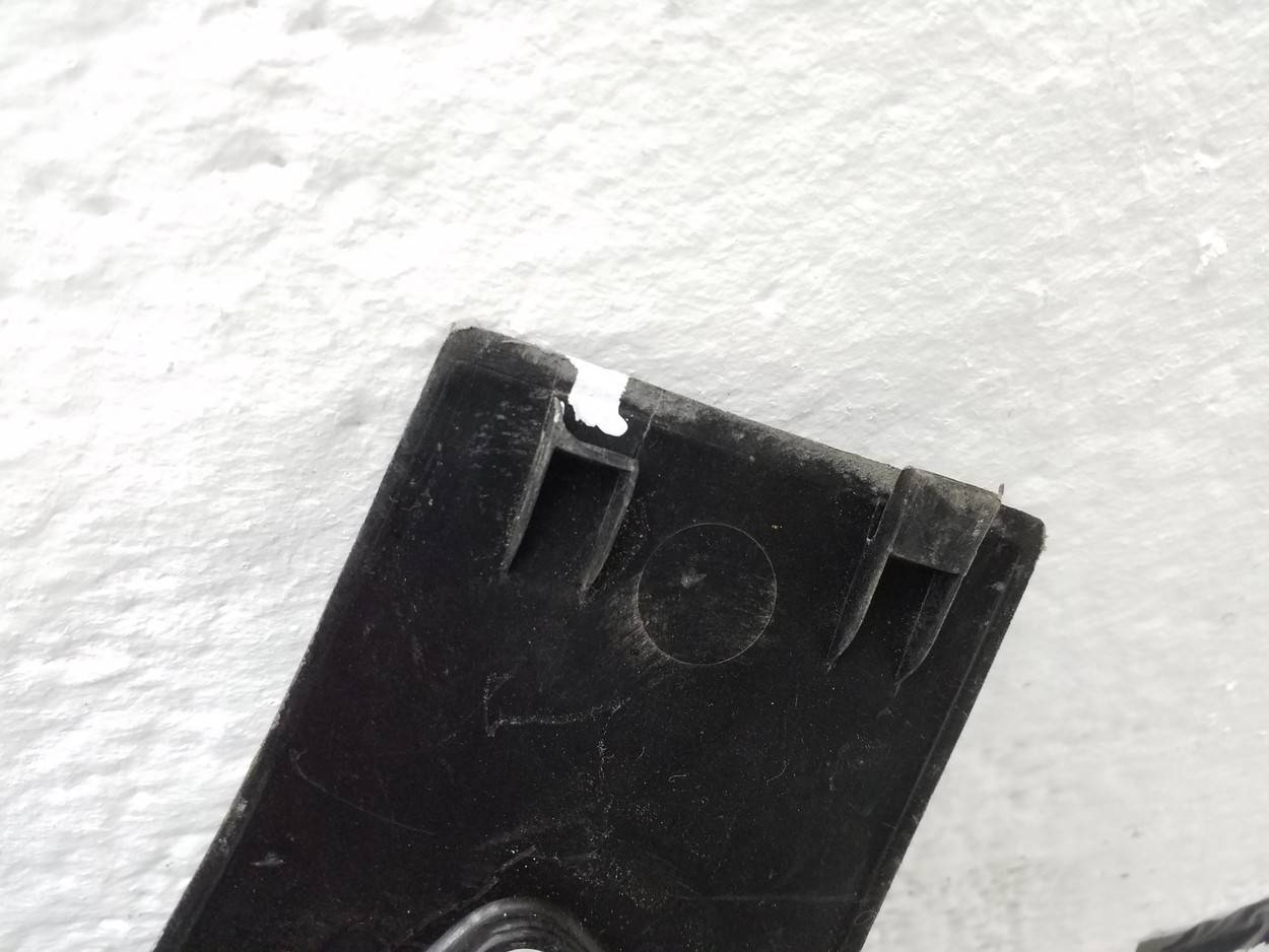 Пыльник двигателя боковой правый