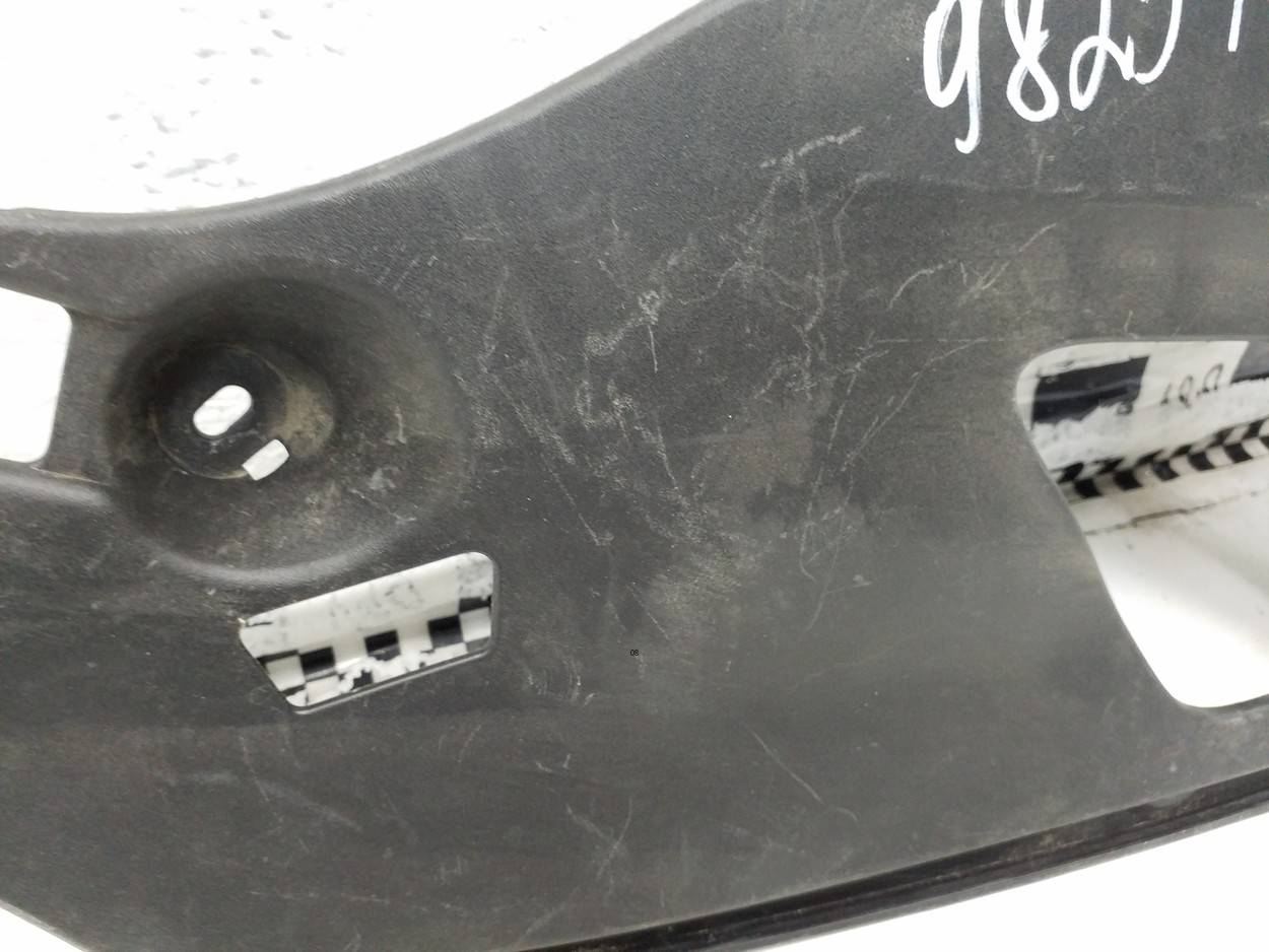 Пыльник двигателя боковой правый