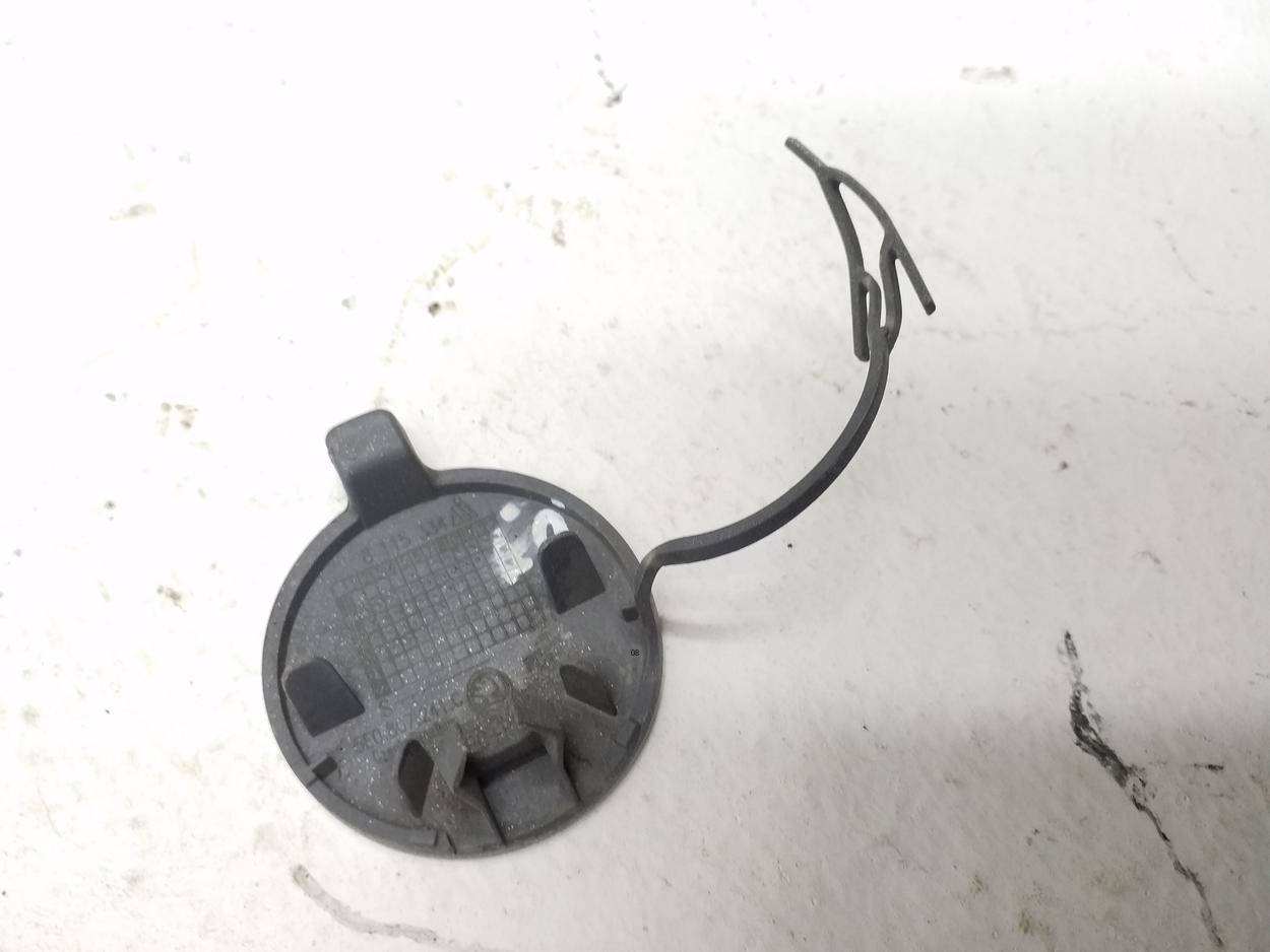 Заглушка буксировочного крюка