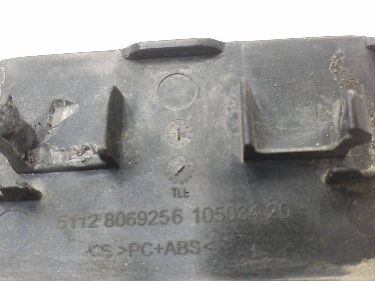 Заглушка буксировочного крюка