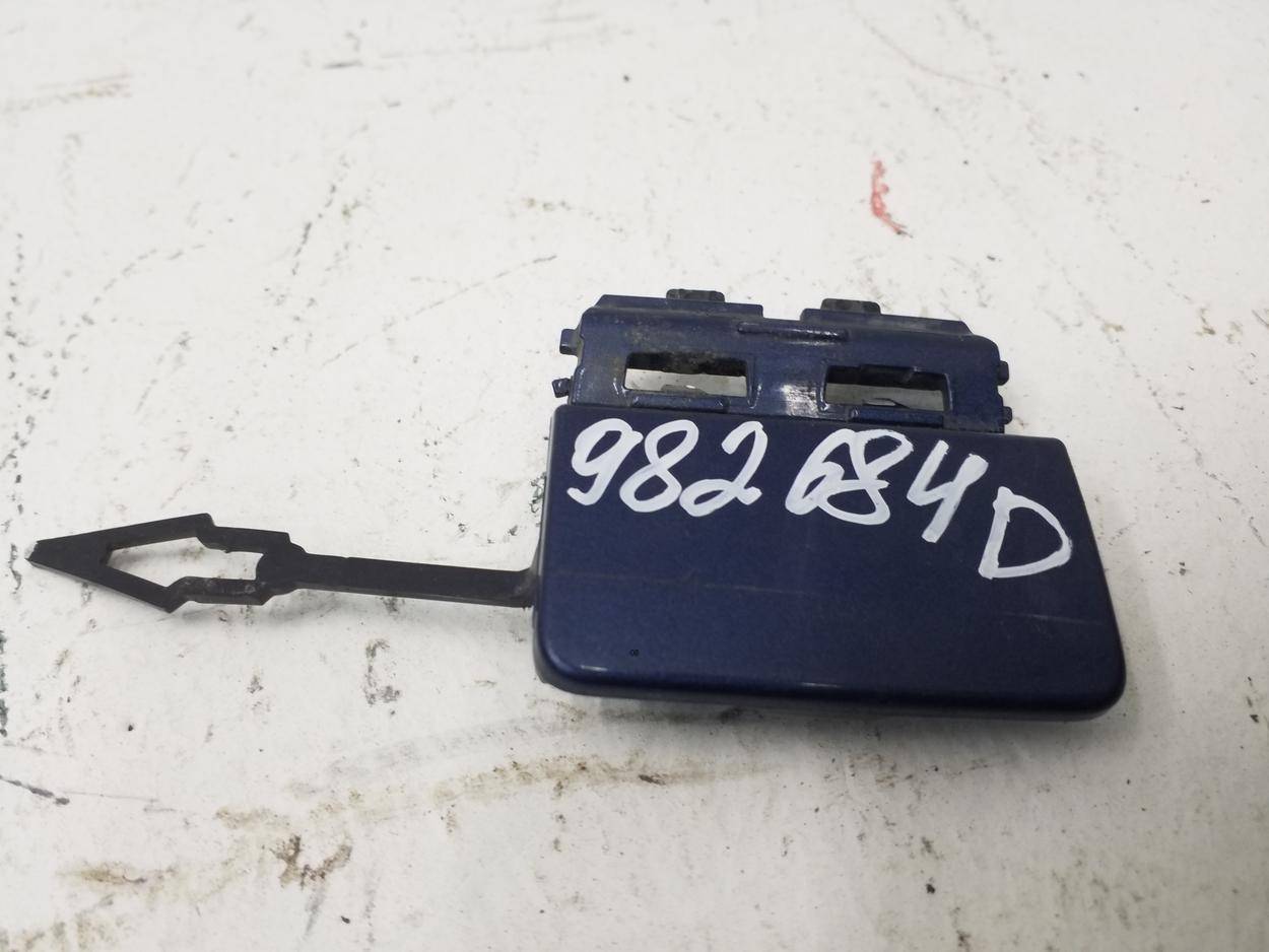 Заглушка буксировочного крюка