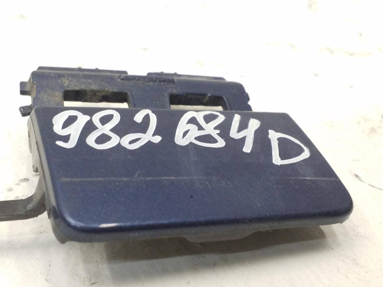 Заглушка буксировочного крюка