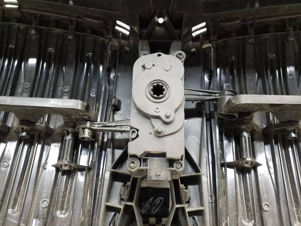 Жалюзи (воздуховод) бампера переднего