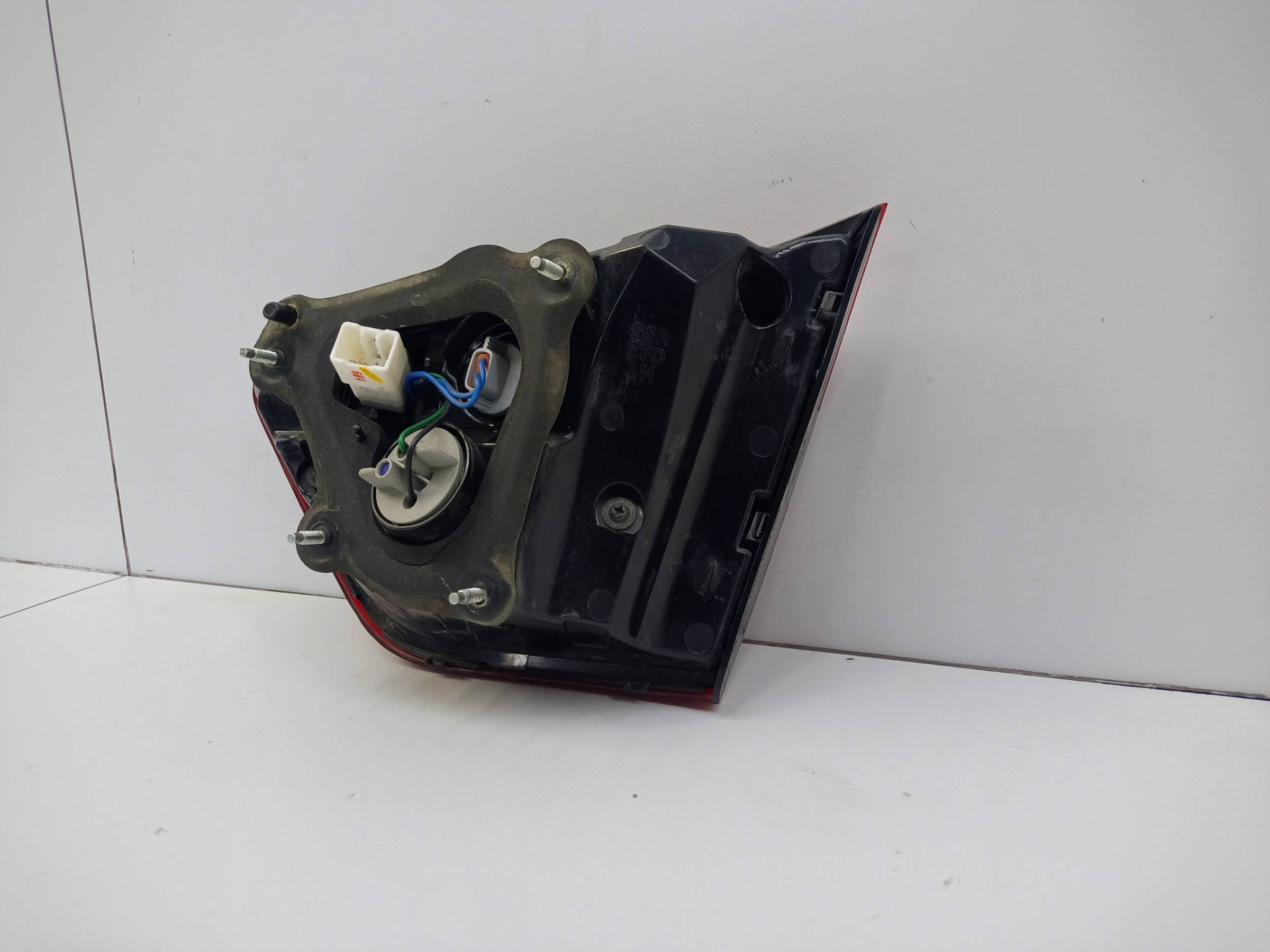 Фонарь задний внутренний левый