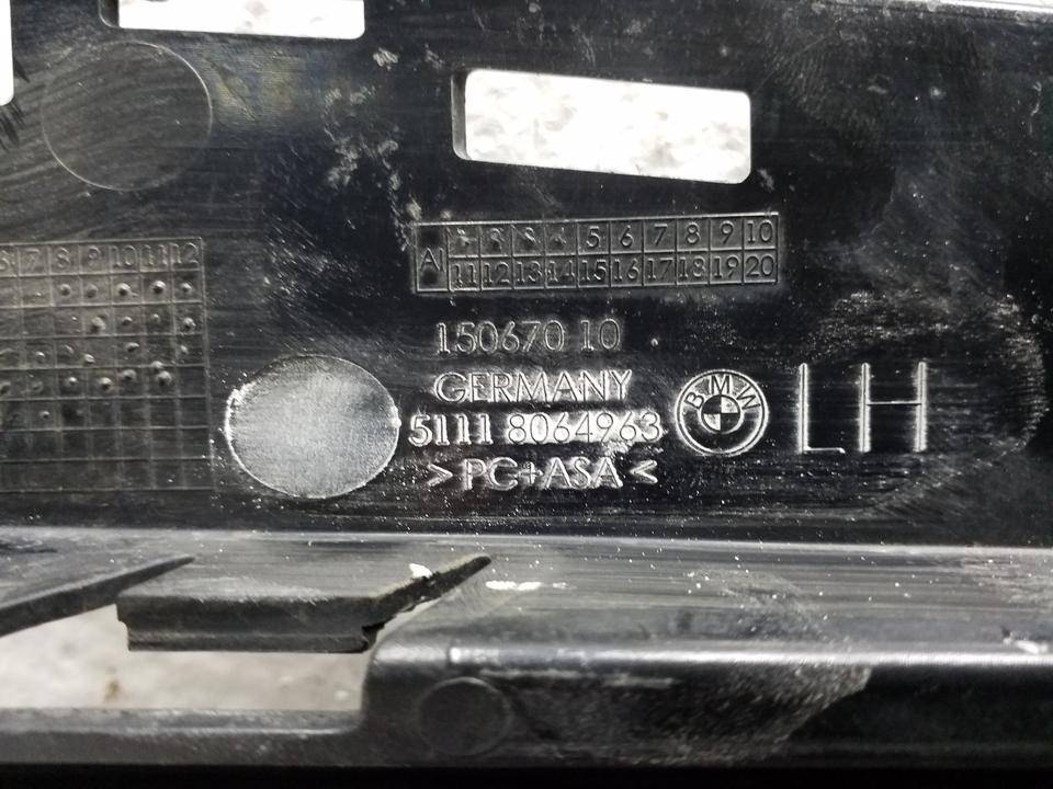 Рамка противотуманной фары левой