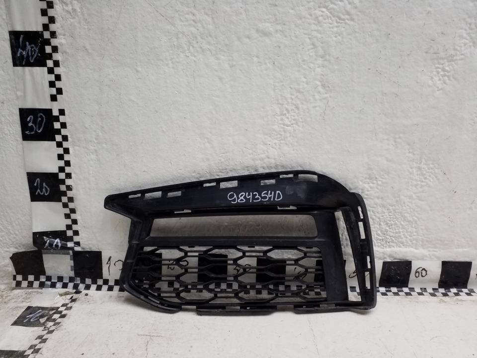 Рамка противотуманной фары левой